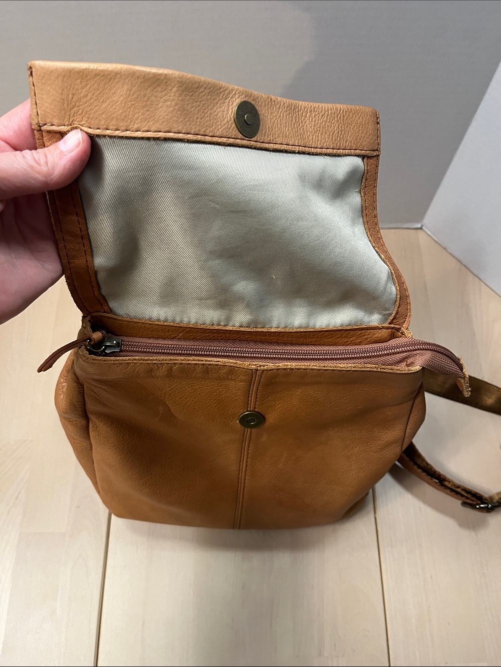 American Leather Co. Tan Light Brown Backpack Book Bag Purse - Picture 11 of 16